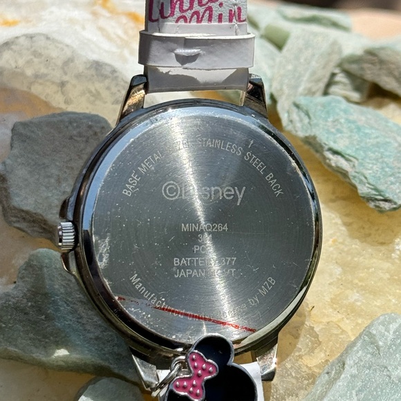 Disney Minnie Mouse with a Pink Polka Dot Bow Sparkly Watch - Picture 10 of 11